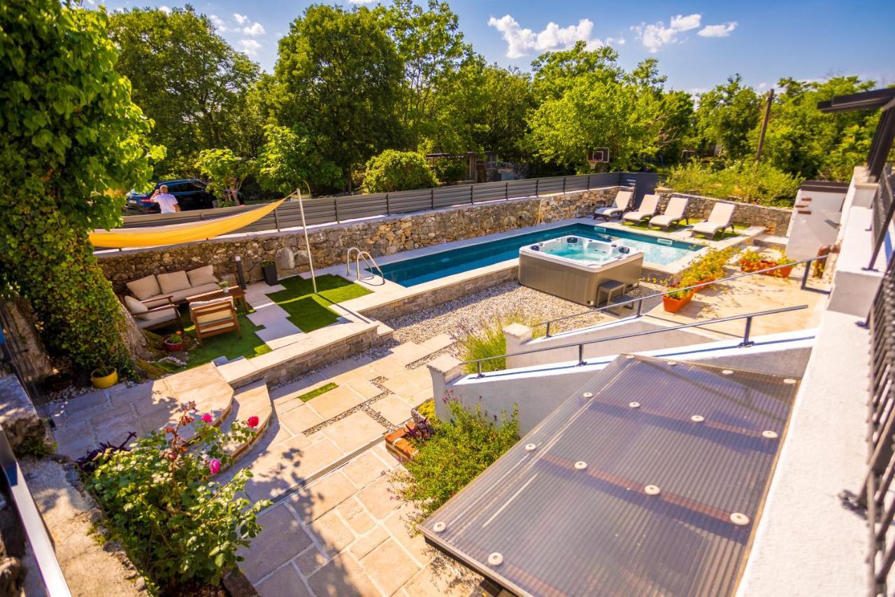Villa Hrustika - Heated Pool, Jacuzzi & Sauna Gabonjin Exterior photo