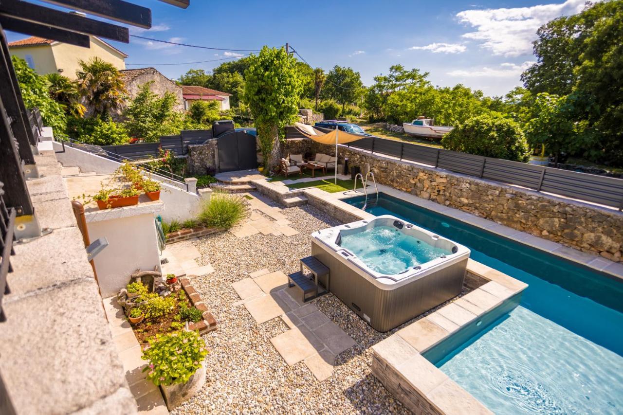 Villa Hrustika - Heated Pool, Jacuzzi & Sauna Gabonjin Exterior photo