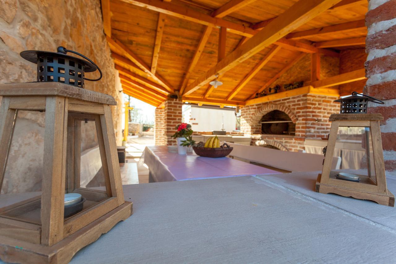 Villa Hrustika - Heated Pool, Jacuzzi & Sauna Gabonjin Exterior photo