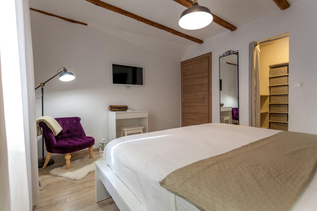 Villa Hrustika - Heated Pool, Jacuzzi & Sauna Gabonjin Exterior photo