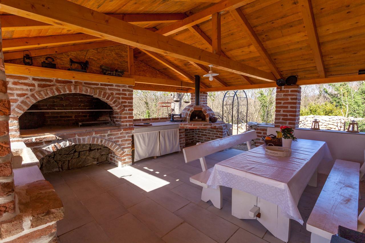 Villa Hrustika - Heated Pool, Jacuzzi & Sauna Gabonjin Exterior photo